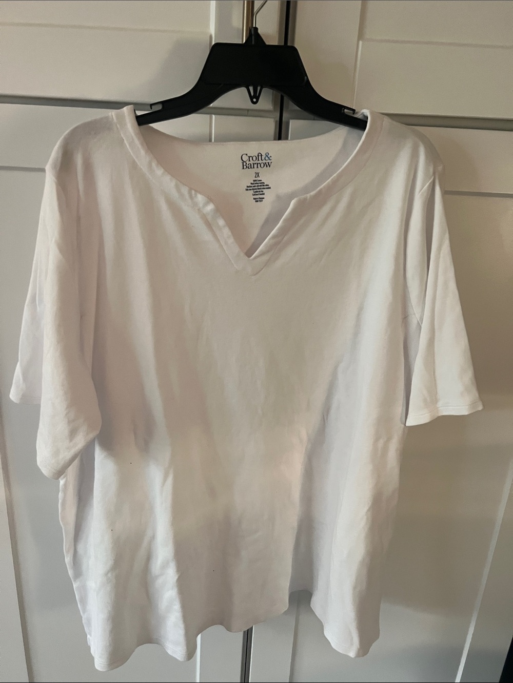 croft & barrow White Short Sleeve V-Notch Tee